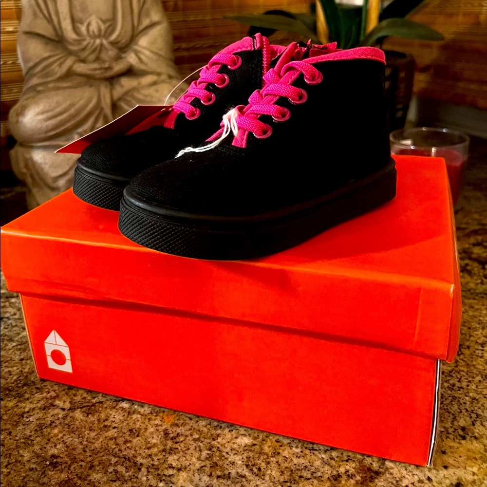 Toddler size 5 New with box never worn